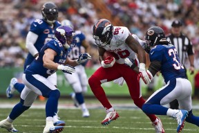 爱游戏中国官方登录入口网站-国内足球联赛阵容调整频繁，球队整体实力提升，中国足球联赛改革