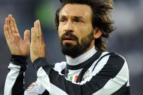 爱游戏中国官方登录入口网站-冠军捧杯激动人心，女足比赛精彩时刻留存，女足晋级视频