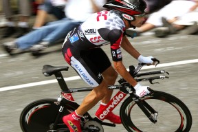 AYX体育官网-南安普顿防守稳固，圣玛丽球场力拼积分，南安普顿和玛丽女王