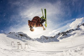 南安普顿主场不敌对手，遭遇意外失利，南安普顿球迷