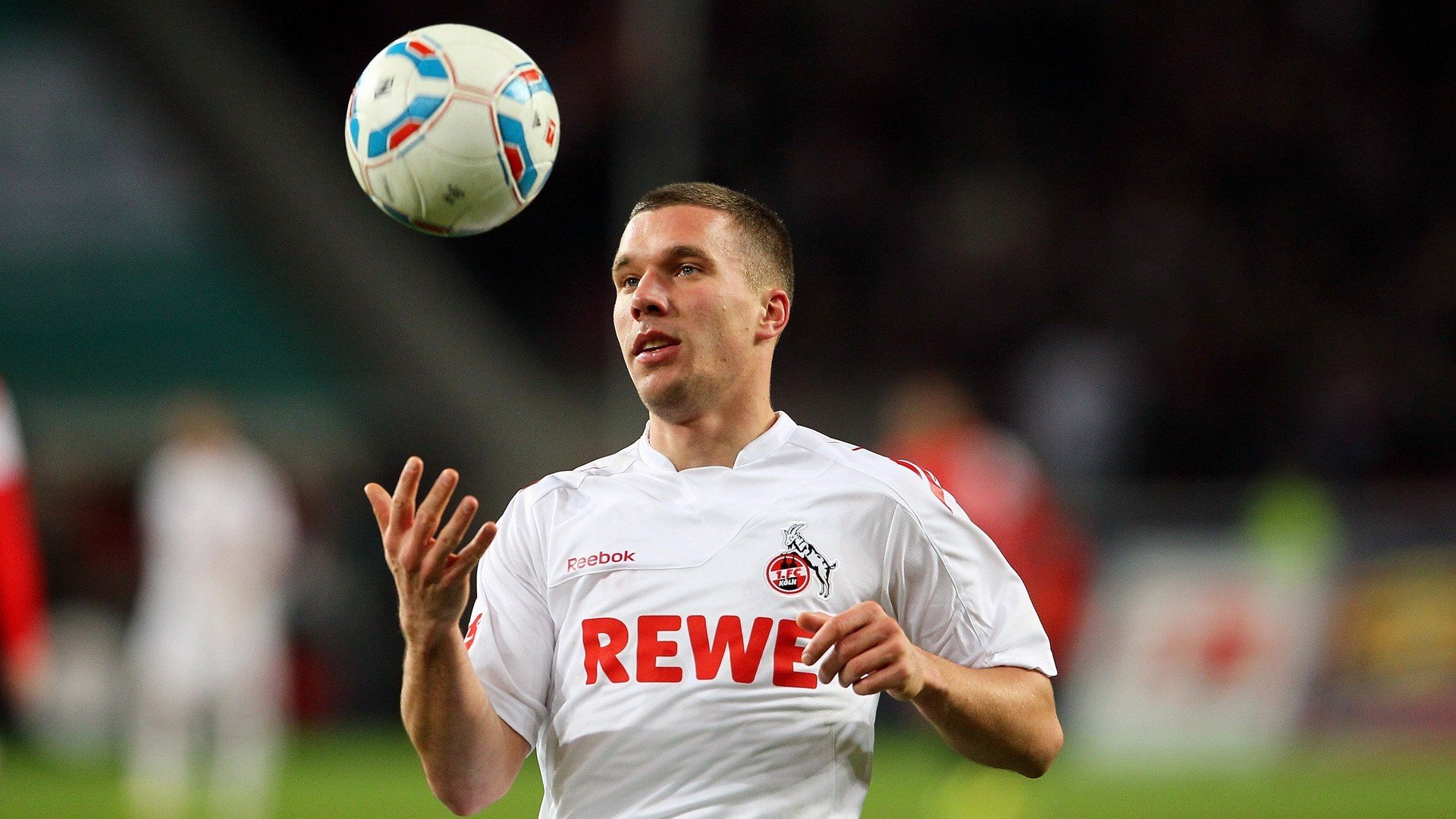 唐卡斯特边中结合奏效,贝尔维球场盼一扫阴霾,唐卡斯特披萨